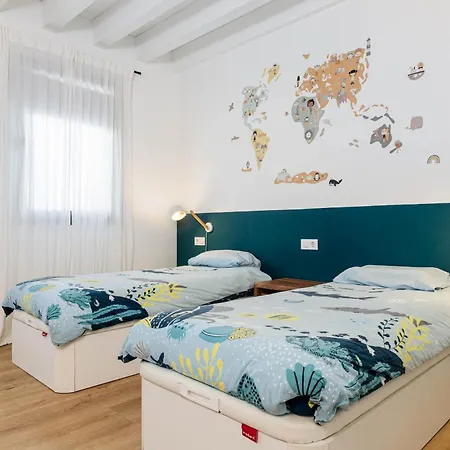 Yourhouse Els Nins فيلة
