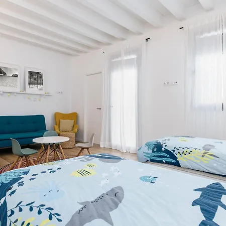 Yourhouse Els Nins *