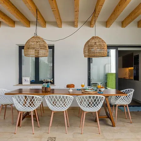 Yourhouse Els Nins Villa *