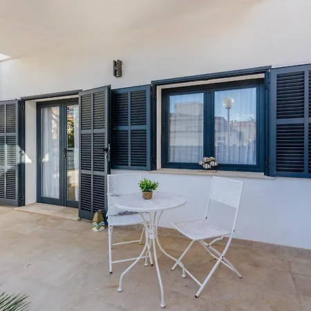 Yourhouse Els Nins *