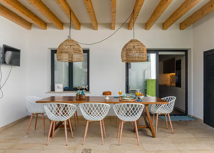 Yourhouse Els Nins فيلة *